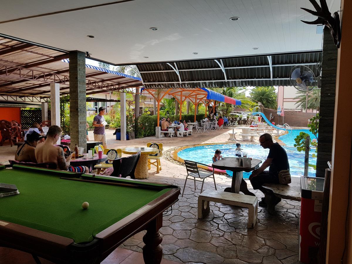 Ruysuk Hotel & Swimming Pool Udon Thani Exterior foto