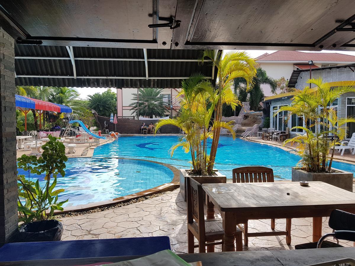 Ruysuk Hotel & Swimming Pool Udon Thani Exterior foto