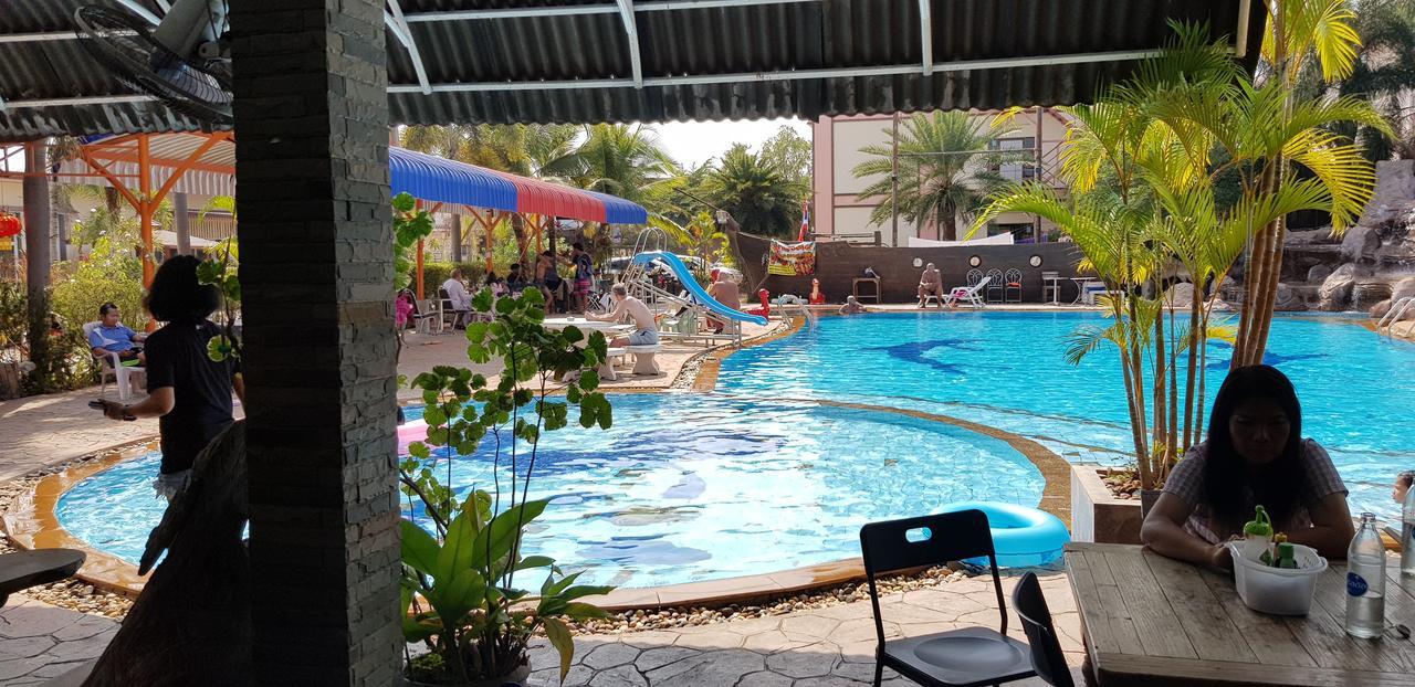Ruysuk Hotel & Swimming Pool Udon Thani Exterior foto